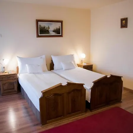 Vinum Hotel 4*