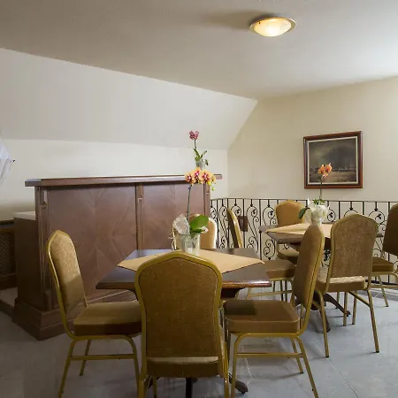 Vinum Hotell Kiskoros